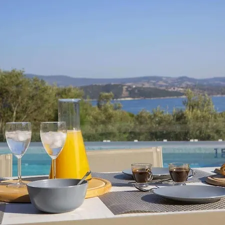 Villa Harriet - With Sea View And Near The Sea Lygia (Lefkada)