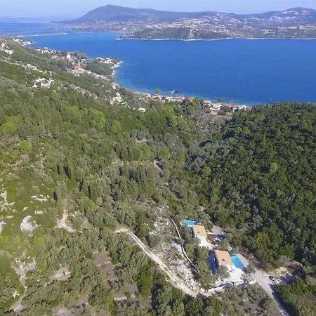 Villa Harriet - With Sea View And Near The Sea