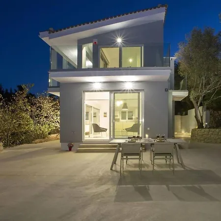 Harriet - 300 Meters From The Sea Villa