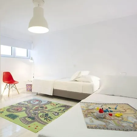 Villa Harriet - With Sea View And Near The Sea *