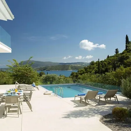 Villa Harriet - With Sea View And Near The Sea *