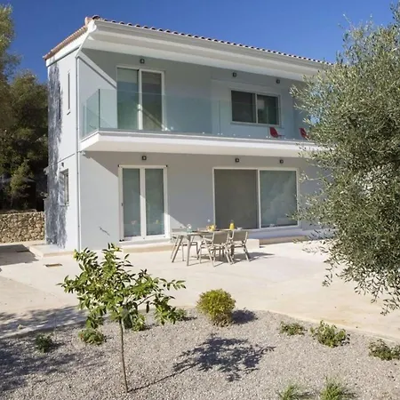 Harriet - With Sea View And Near The Sea Villa *