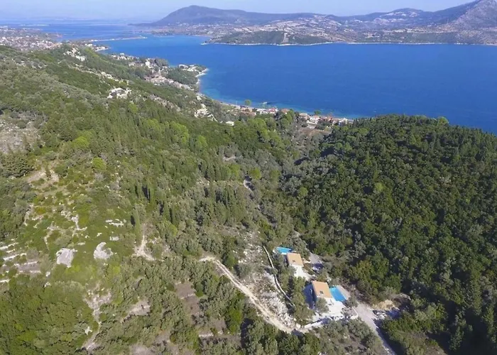 Villa Harriet - With Sea View And Near The Sea