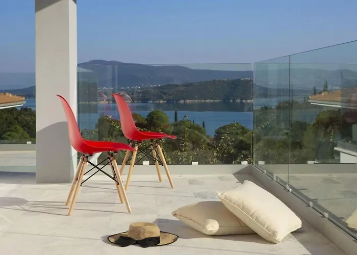 Villa Harriet - With Sea View And Near The Sea *